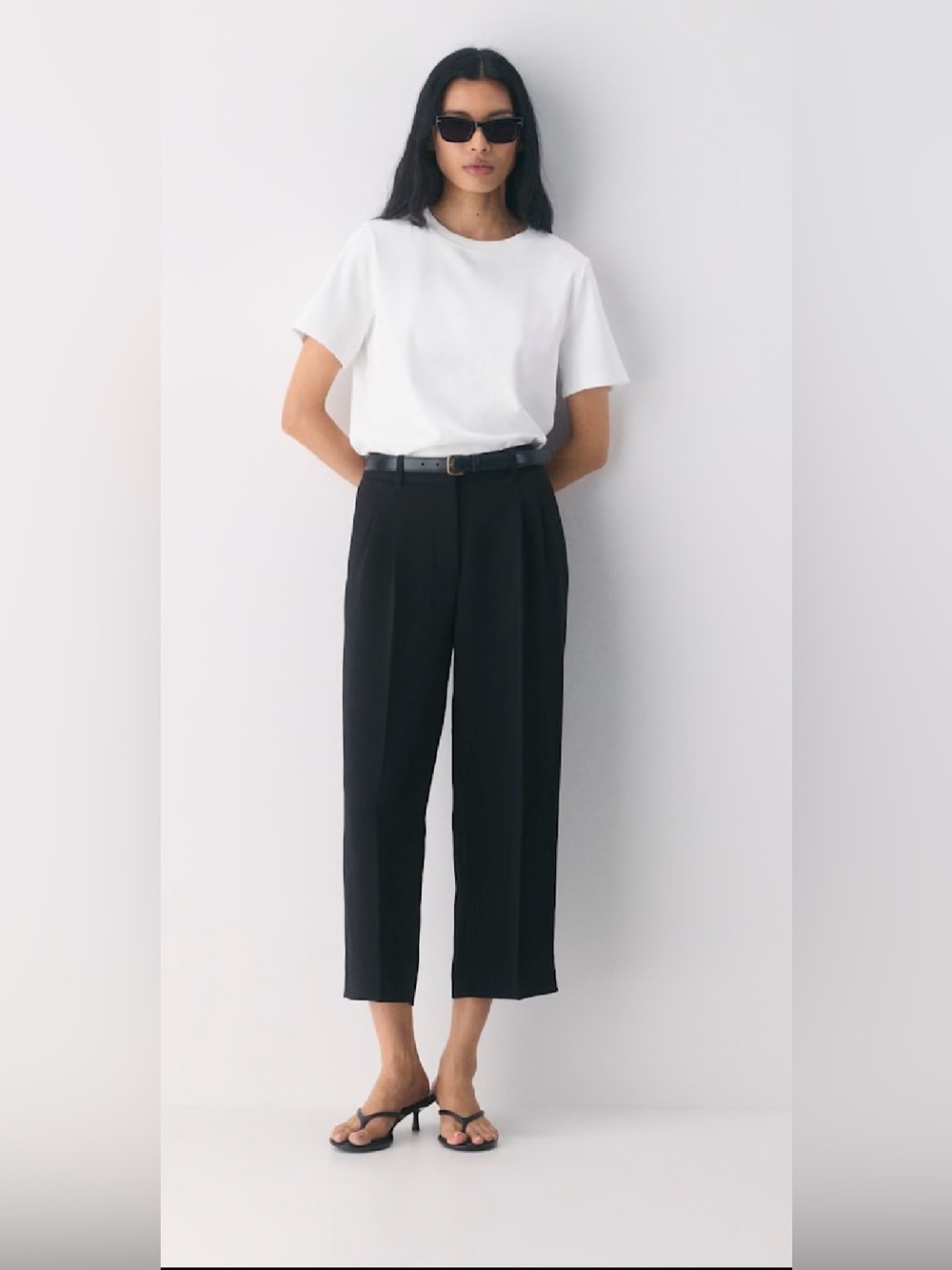 Wilfred Effortless Crepette High-Rise Pants in Black - cropped version